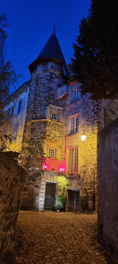 Maison Au Loup - Superbe Ancien Hotel Particulier Du Xvie Siecle Au Coeur De La Vieille Ville Du Puy Le Puy-en-Velay Exterior photo